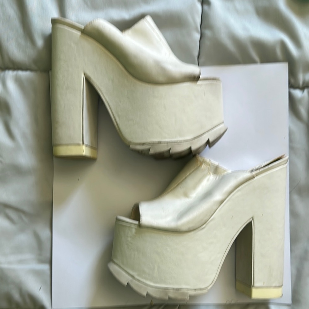 Vintage 90's YRU sandals Elegant White Platform Heels 6 - Picture 8 of 10